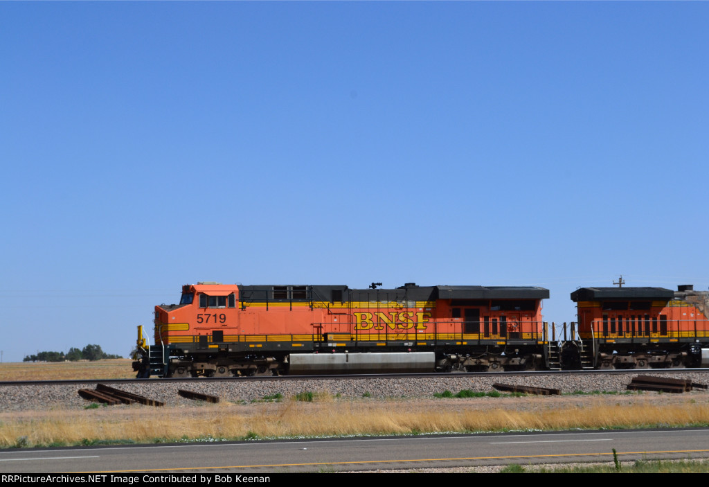 BNSF 5719